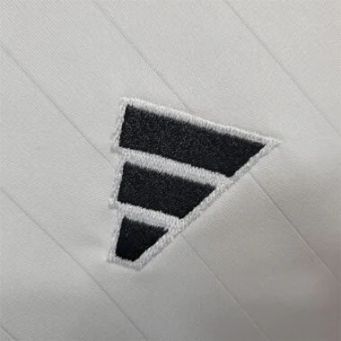 2023/24 Colo-Colo home kids kit