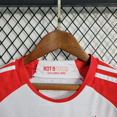 2023/24 Bayern home kids kit