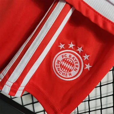 2023/24 Bayern home kids kit