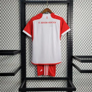 2023/24 Bayern home kids kit
