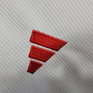 2023/24 Bayern home kids kit