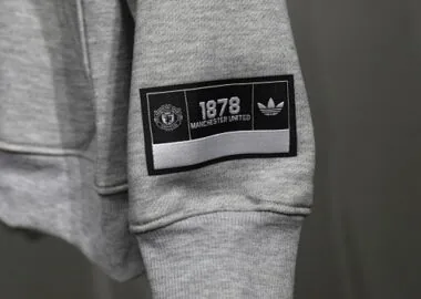 25-26 Manchester United Hoodie Sweatshirt Tracksuit Cheap Football Jersey Wholesale Yupoo