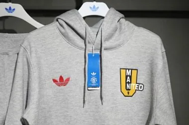 25-26 Manchester United Hoodie Sweatshirt Tracksuit Cheap Football Jersey Wholesale Yupoo