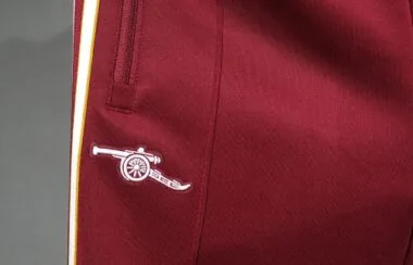 25-26 Arsenal Terrace Icons Red Football Tracksuits Long Jacket Suits Cheap Football Jersey Wholesal