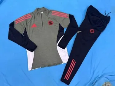 25-26 Players Bayern Training Kits Tracksuits Sweatshirt Cheap Jersey Wholesale Yupoo