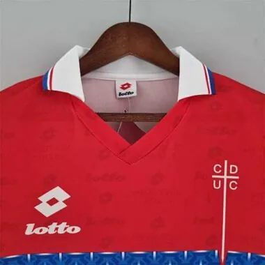 96 La Católica third away