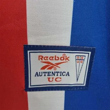98 La Católica à l'extérieur