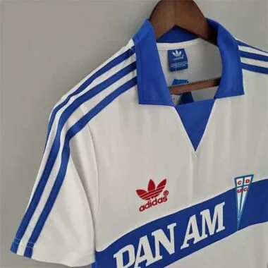 87 La Católica home