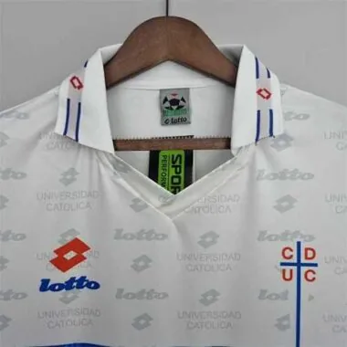 96 La Católica home