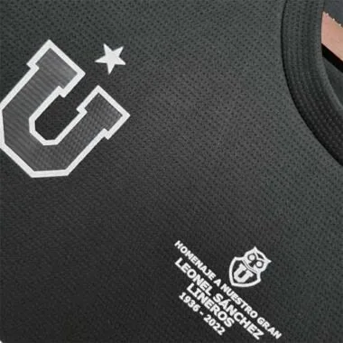 22-23 University of Chile third away