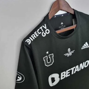 22-23 University of Chile third away