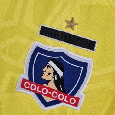 22-23 Colo-Colo yellow goalkeeper