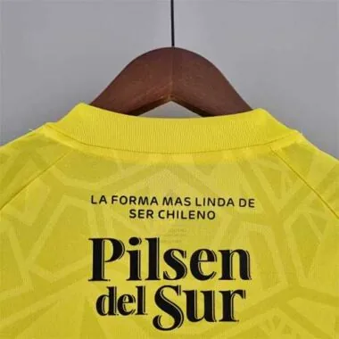 22-23 Colo-Colo yellow goalkeeper
