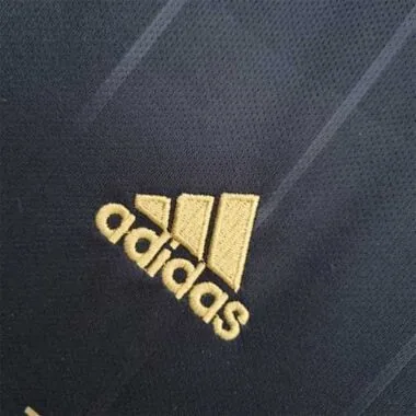 22-23 Colo-Colo black commemorative edition