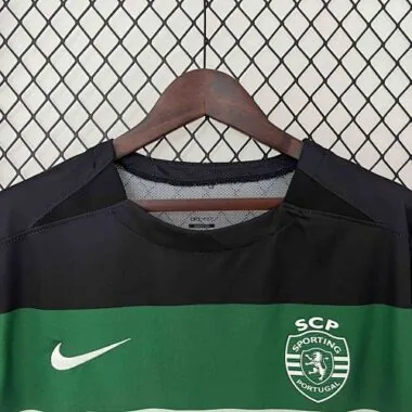 24-25 Sporting Lisbon Home Kit