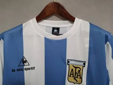 1985 Argentina home