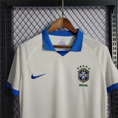 2019: Deslocado no Brasil