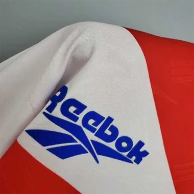 1998 Chile home
