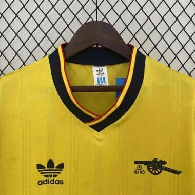86-88 Arsenal away