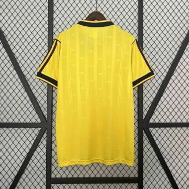 86-88 Arsenal away
