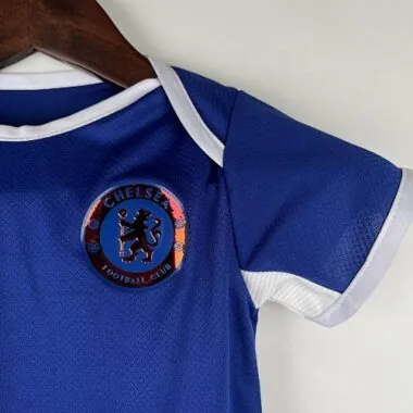 23–24 Chelsea Baby-Heimtrikot, Größe 9–12, bestes Fußballtrikot