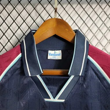 99-01 West Ham Iron Maiden Home