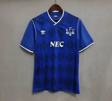 86-87: Camiseta azul de local del Everton