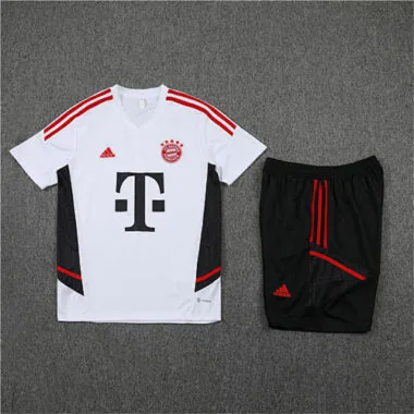 Equipamento de treino do Bayern 22-23, branco