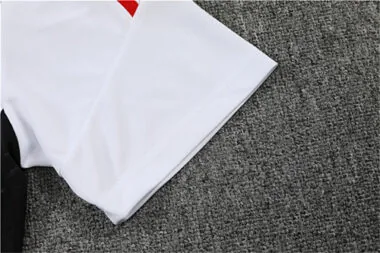 Equipamento de treino do Bayern 22-23, branco