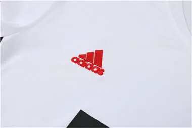 Equipamento de treino do Bayern 22-23, branco