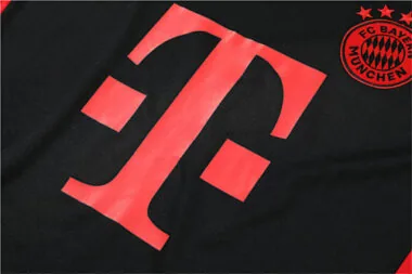 22-23 Bayern Training Kit Black