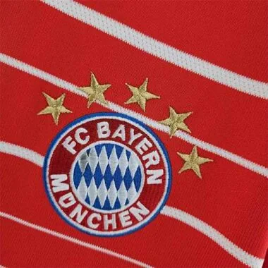 22-23 Bayern home 7