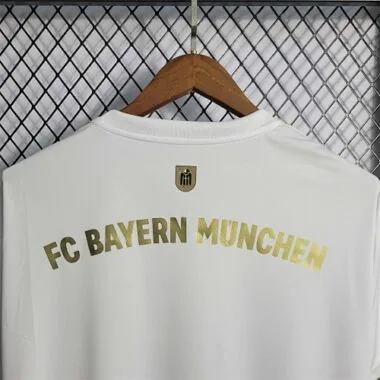 22-23 Bayern away