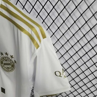22-23 Bayern away