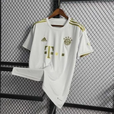 22-23 Bayern away
