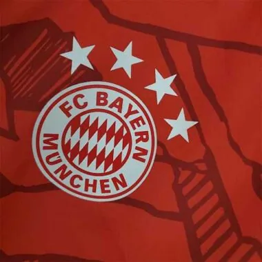 21-22 Bayern Red Windbreaker1684404583000