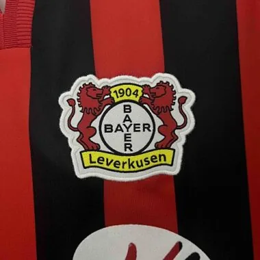 Equipa de casa retro 2001-02 do Bayer 04 Leverkusen, tamanhos S a XXL