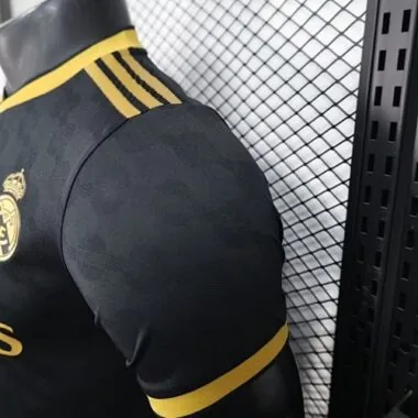 25-26 Player Real Madrid Black Gold Special Edition Kit Cheap Football Jersey Wholesale Yupoo