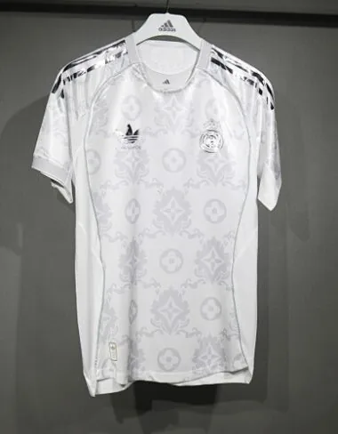 25-26 Players Real Madrid x LV Special Edition Kit S-3XL Cheap Football Jersey Wholesale Yupoo