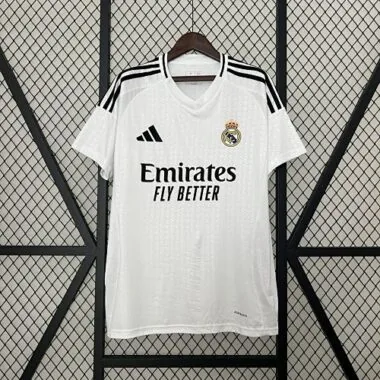 Thuis Tenue van Real Madrid uit 24-25 met allerlei emblemen