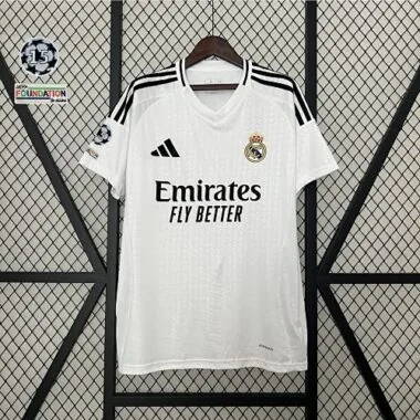 Thuis Tenue van Real Madrid uit 24-25 met allerlei emblemen