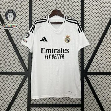 Thuis Tenue van Real Madrid uit 24-25 met allerlei emblemen