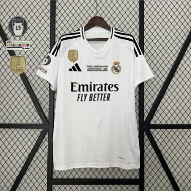 Thuis Tenue van Real Madrid uit 24-25 met allerlei emblemen