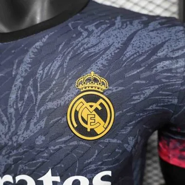 Camisa do Real Madrid «Red Dragon» Edição Especial, Versão de Jogador, 24-25