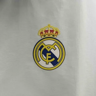 Chaqueta tipo gabardina reversible del Real Madrid 23-24, blanca y azul, con dos caras