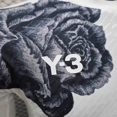 23-24 Maglia Real Madrid Y3 Edizione Speciale, versione da giocatore, bianca