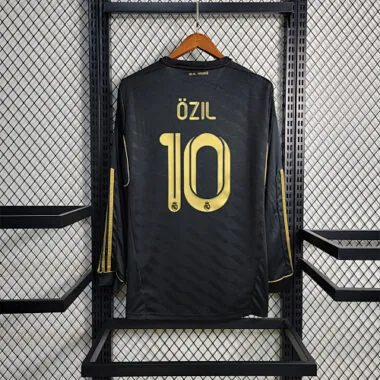 11-12 Real Madrid, maglia da trasferta nera a maniche lunghe
