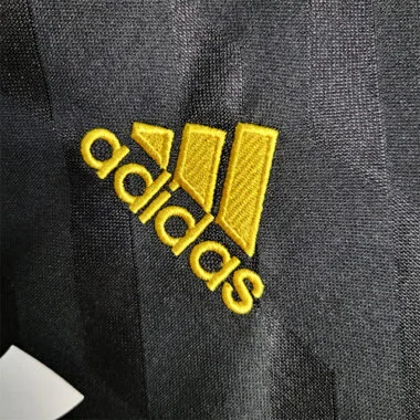 11-12 Real Madrid, maglia da trasferta nera a maniche lunghe