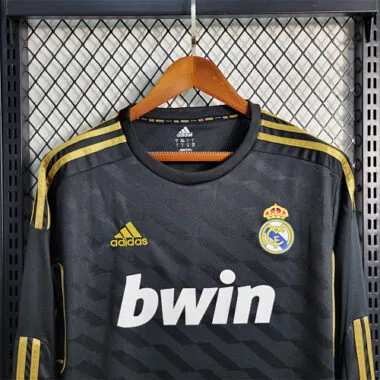 11-12 Real Madrid, maglia da trasferta nera a maniche lunghe