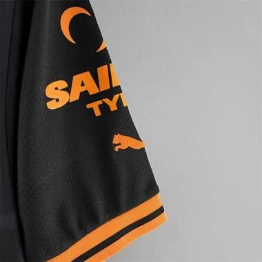 22-23 Valencia away